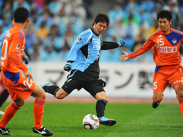 【２０１０シーズン開幕戦プレイバック 川崎Ｆvs新潟】決勝点となる2点目を決めた黒津（川崎Ｆ）（５／９）