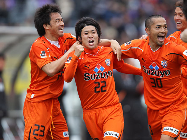 【２０１０シーズン開幕戦プレイバック 広島vs清水】試合終了直前にチームを救う同点ゴール決めた大前（清水）（４／９）