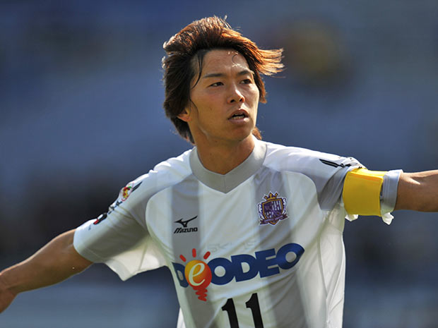 【２００９シーズン開幕戦プレイバック 横浜ＦＭvs広島】24分に逆転ゴールを決めた佐藤（広島）（２／９）