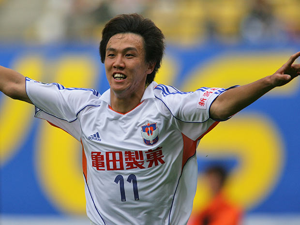 【２００７シーズン開幕戦プレイバック 大分vs新潟】53分の得点で試合の均衡を破った矢野（新潟）（３／９）