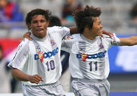【２００７シーズン開幕戦プレイバック ＦＣ東京vs広島】2点ずつを挙げたウェズレイと佐藤（広島）（１／９）