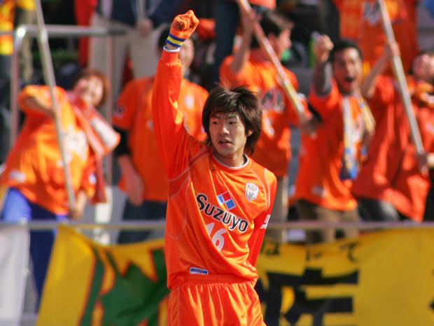 【２００６シーズン開幕戦プレイバック 甲府vs清水】81分にダメ押しとなる追加点を決めた枝村（清水）（２／９）