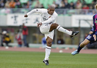 【２００４シーズン開幕戦プレイバック Ｃ大阪vs名古屋】62分に殊勲の逆転ゴールを決めたウェズレイ（名古屋）（６／８）