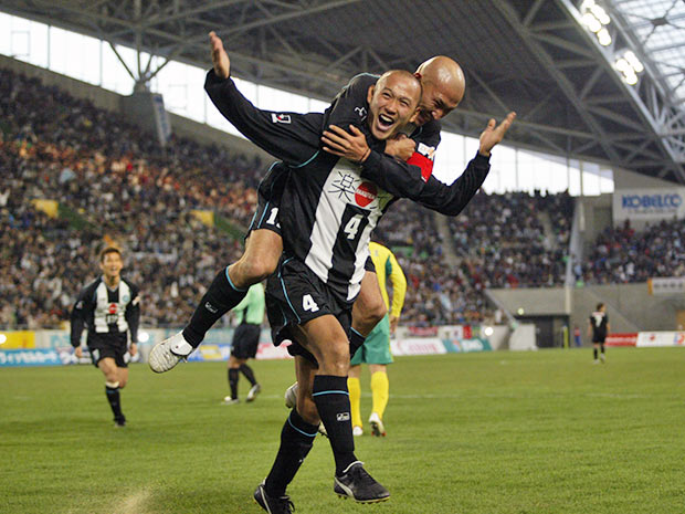 【２００４シーズン開幕戦プレイバック 神戸vs市原】逆転勝利につながる貴重な同点ゴールを決めた北本（神戸）（５／８）