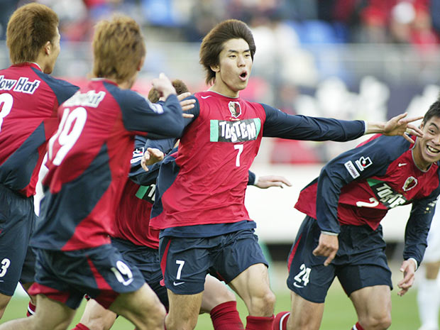 【２００４シーズン開幕戦プレイバック 鹿島vsＧ大阪】89分に劇的な同点ゴールを決めた新井場（鹿島）（３／８）