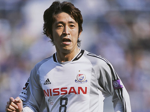 【２００３シーズン開幕戦プレイバック 磐田vs横浜ＦＭ】大量得点の口火となる先制点を決めた遠藤（横浜ＦＭ）（１／８）