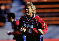 【２００１シーズン開幕戦プレイバック 鹿島vs広島】反撃の狼煙となる同点ゴールを奪った鈴木（鹿島）（８／８）