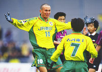 【２０００シーズン開幕戦プレイバック 市原vs京都】ハットトリックで大勝に貢献したバロン（市原）（３／８）