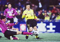 【１９９９シーズン開幕戦プレイバック 柏vs京都】前半終了間際の44分に決勝点を奪った加藤（柏）（８／８）