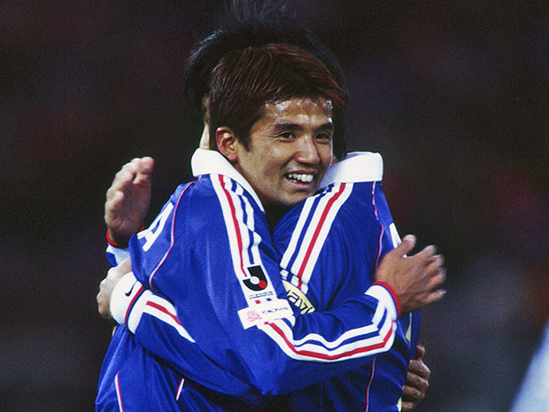 【１９９９シーズン開幕戦プレイバック 横浜ＦＭvs平塚】先制点を決めた永井（横浜ＦＭ）が、追加点をアシスト（７／８）