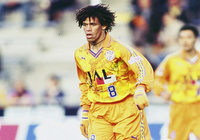 【１９９９シーズン開幕戦プレイバック 清水vsＶ川崎】2得点の大活躍を見せたアレックス（清水）（６／８）