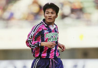 【１９９９シーズン開幕戦プレイバック Ｃ大阪vs広島】82分に決勝点となる2点目を決めた森島（Ｃ大阪）（３／８）