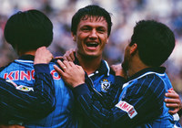 【１９９８シーズン開幕戦プレイバック 磐田vs京都】先制点を決めたアジウソン（磐田）（６／９）