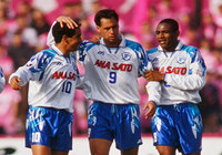 【１９９６シーズン開幕戦プレイバック Ｃ大阪vs横浜Ｆ】先制点を決めたエバイール（横浜Ｆ）（４／８）