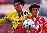 【１９９６シーズン開幕戦プレイバック 浦和vs柏】2ゴールを挙げた福永（浦和）（２／８）