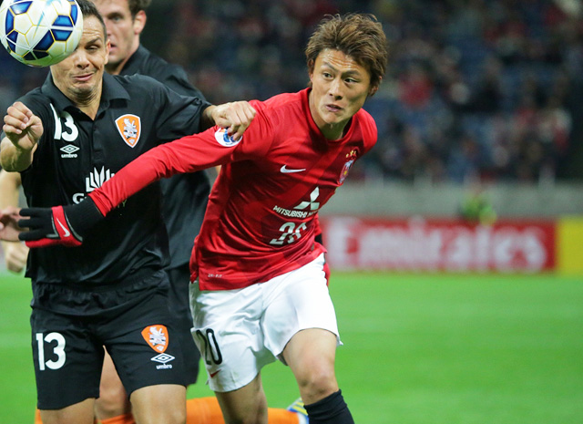 【ＡＣＬ２０１５ GS MD2 浦和vsブリスベンロアー】李（浦和）のヘディングシュートは惜しくも外れた（9/10）