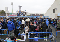 【明治安田Ｊ１ １ｓｔ 第1節 Ｇ大阪vsFC東京】開場を待つファン・サポーター（13/15）