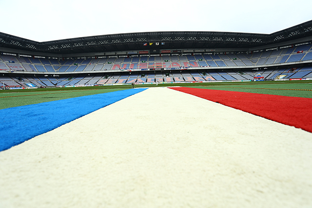 【明治安田Ｊ１ １ｓｔ 第1節 横浜FMvs川崎Ｆ】試合前の日産スタジアム（15/15）