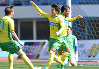 【明治安田Ｊ２ 第1節 長崎vs千葉】こぼれ球を詰めて先制点を決めた井出（千葉）（2/3）