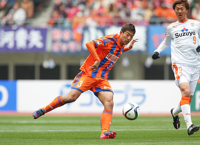 【明治安田Ｊ１ １ｓｔ 第2節 新潟vs清水】清水攻撃陣を抑えた大井（新潟）（5/5）