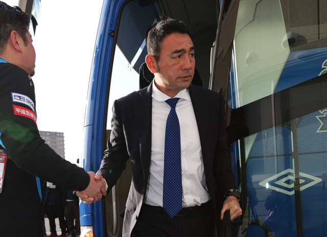 【明治安田Ｊ１ １ｓｔ 第2節 鳥栖vsＧ大阪】会場入りする長谷川監督（Ｇ大阪）（4/15）
