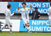 【明治安田Ｊ１ １ｓｔ 第2節 鹿島vs湘南】自ら得たPKを冷静に流し込み2試合連続ゴールを挙げた遠藤（湘南）（2/5）