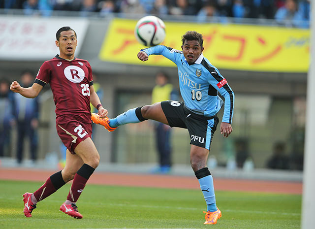 【明治安田Ｊ１ １ｓｔ 第2節 川崎Ｆvs神戸】勝越しゴールを許した直後の73分、レナト(川崎Ｆ)の豪快なシュートが決まり、再び同点（4/5）