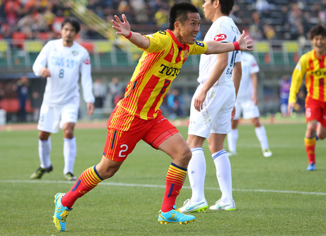 【明治安田Ｊ２ 第2節 北九州vs徳島】ＣＫから追加点を決めた宮本（北九州）（2/3）