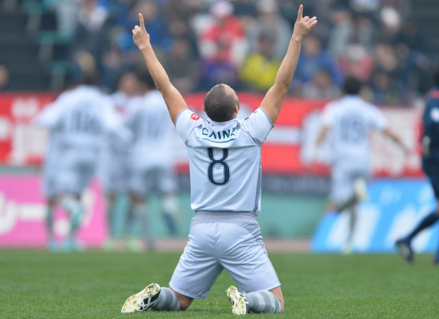 【明治安田Ｊ２ 第2節 熊本vs群馬】同点ゴールを決めたアクレイソン（群馬）（3/3）