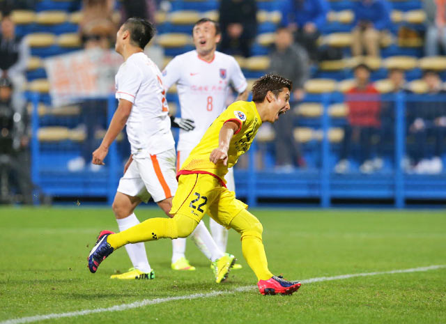 【ＡＣＬ２０１５ GS MD3 柏vs山東魯能】後半アディショナルタイム2分に値千金の決勝ヘッドを決めた輪湖（柏）（9/10）