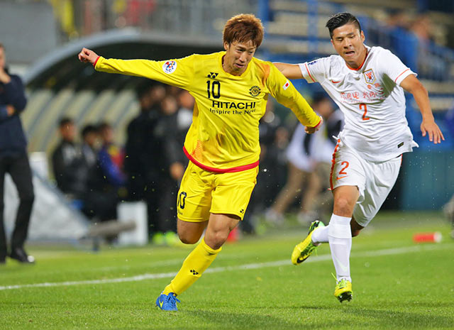 【ＡＣＬ２０１５ GS MD3 柏vs山東魯能】前線で相手DFから厳しいチェックを受けた大津（柏）（4/10）