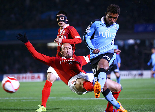 【ＹＮＣ 予選リーグ 第1節 川崎Ｆvs名古屋】名古屋ゴールに迫るレナト（川崎Ｆ）（11/15）