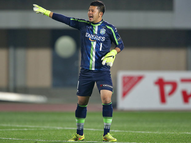 【ＹＮＣ 予選リーグ 第1節 湘南vs甲府】甲府の攻撃からゴールを守り切った秋元（湘南）（4/5）