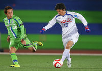 【ＹＮＣ 予選リーグ 第1節 湘南vs甲府】ドリブルで攻め上がる伊東（甲府）（3/5）