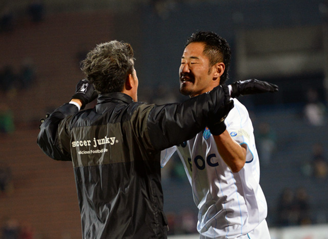 【明治安田Ｊ２ 第3節 金沢vs横浜FC】決勝ゴールを決めた大久保（横浜FC）（3/3）