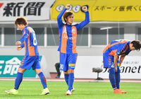 【明治安田Ｊ２ 第3節 長崎vs北九州】鮮やかなミドルシュートで追加点を決めた花井（長崎）（3/3）