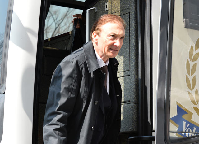  【明治安田Ｊ１ １ｓｔ 第3節 横浜FMvs鳥栖】会場入りするモンバエルツ監督（横浜FM）（10/15）