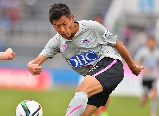 【明治安田Ｊ１ １ｓｔ 第3節 横浜FMvs鳥栖】シュートを放つ池田（鳥栖）（12/15）