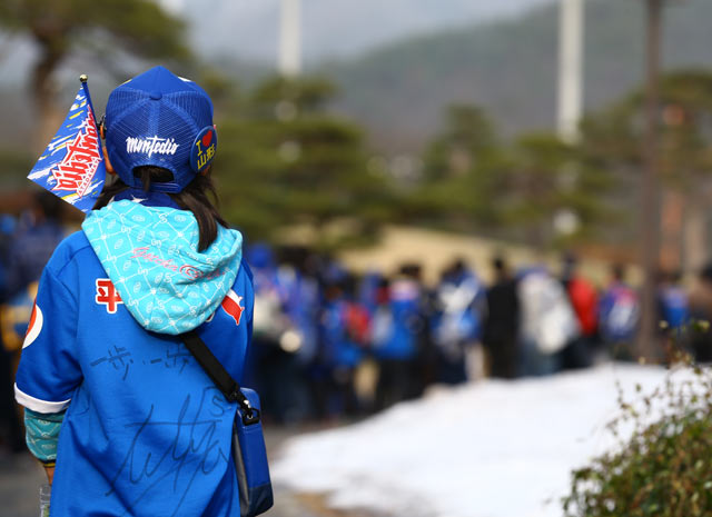 【明治安田Ｊ１ １ｓｔ 第3節 山形vs川崎Ｆ】開場を待ちわびるファン・サポーター（3/15）