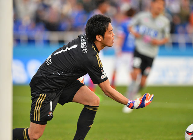 【明治安田Ｊ１ １ｓｔ 第3節 横浜FMvs鳥栖】試合終盤のピンチを見事にセーブした榎本（横浜FM）（14/15）