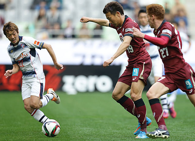 【明治安田Ｊ１ １ｓｔ 第3節 神戸vsFC東京】古巣相手に攻撃を仕掛ける渡邉（神戸）（2/5）