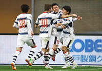 【明治安田Ｊ１ １ｓｔ 第3節 神戸vsFC東京】CKから先制点をあげた森重（FC東京）（1/5）