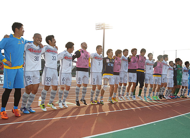 【明治安田Ｊ２ 第4節 北九州vs群馬】1点を守り抜き、勝利を収めた群馬の選手たち（3/3）