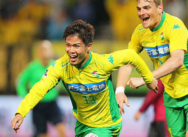 【明治安田Ｊ２ 第4節 千葉vs岡山】チームを首位へ導く決勝ゴールを決めた金井（千葉）（2/3）