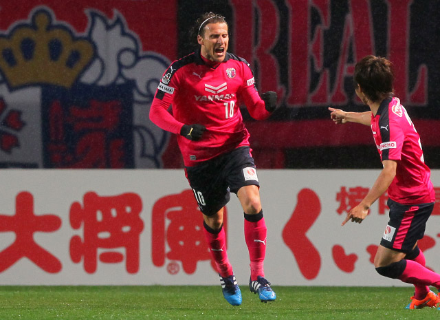 【明治安田Ｊ２ 第5節 千葉vsＣ大阪】2ゴールの活躍を見せたフォルラン（Ｃ大阪）（2/3）