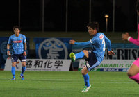 【明治安田Ｊ２ 第5節 讃岐vs水戸】ゴールを狙う山本（讃岐）（1/3）