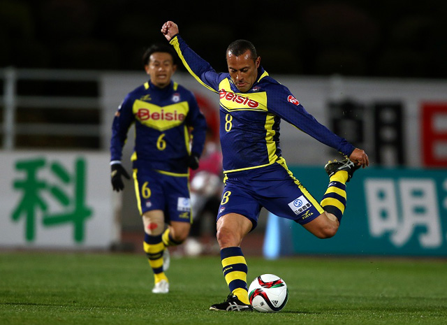 【明治安田Ｊ２ 第5節 群馬vs長崎】積極的にゴールを狙った途中出場のアクレイソン（群馬）（2/3）