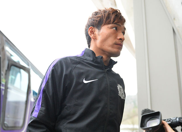 【明治安田Ｊ１ １ｓｔ 第4節 広島vs神戸】試合に向けて集中を高める青山（広島）（9/15）