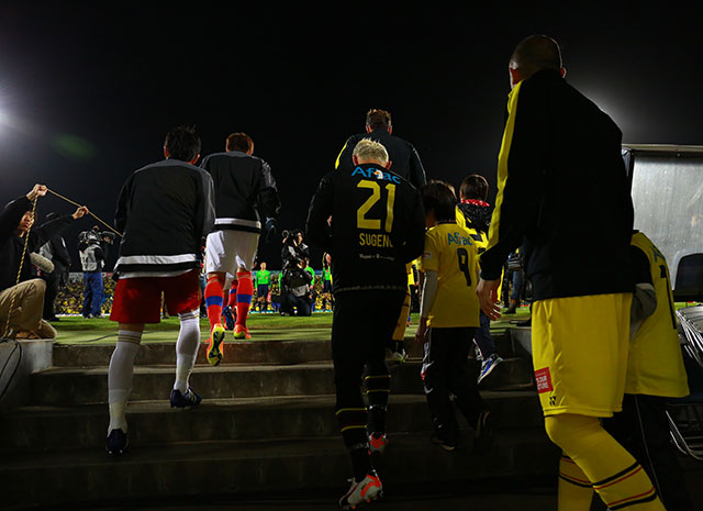 【明治安田Ｊ１ １ｓｔ 第4節 柏vs横浜FM】ピッチに入場する両チームのイレブン（6/15）