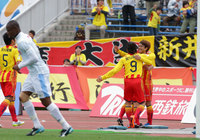  【明治安田Ｊ２ 第6節 北九州vs讃岐】今季初ゴールとなる貴重な追加点を決めた風間（北九州）（3/3）